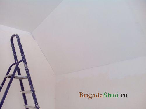 наклонный потолок из гипсокартона фото